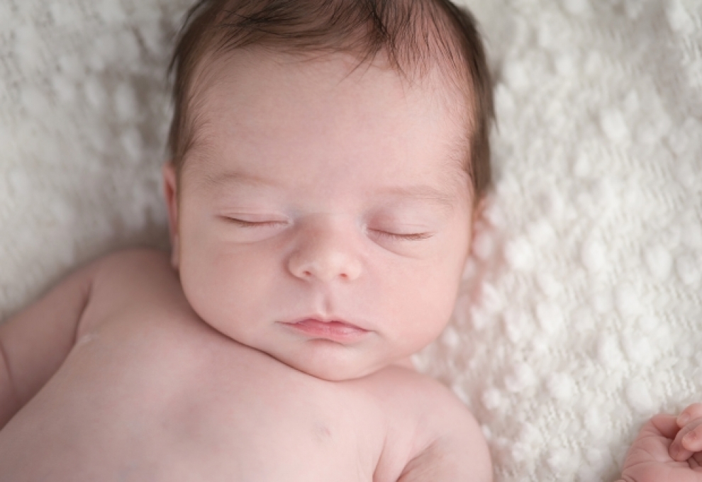¿Dónde debe dormir el recién nacido? ¿Cuna o moisés?