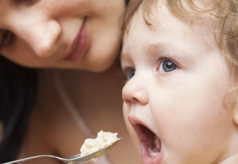Los 6 alimentos que no debés darle a tu hijo menor de 3 años