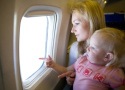 Viajar en avión con bebés